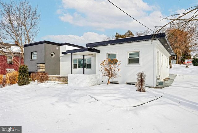 51 N MAIN ST, York New Salem, PA 17371