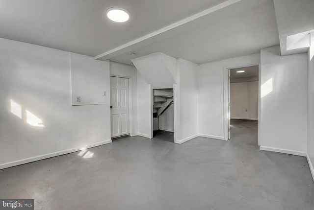 51 N MAIN ST, York New Salem, PA 17371