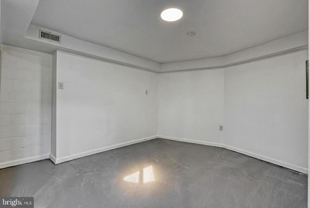 51 N MAIN ST, York New Salem, PA 17371