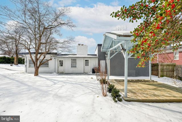 51 N MAIN ST, York New Salem, PA 17371