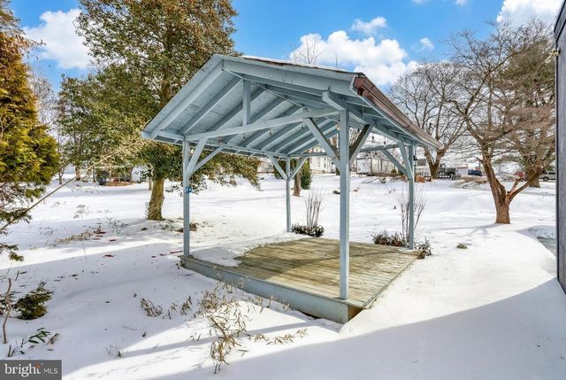 51 N MAIN ST, York New Salem, PA 17371