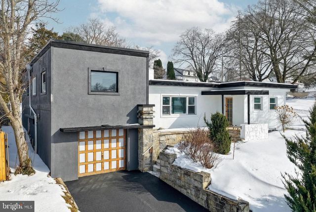 51 N MAIN ST, York New Salem, PA 17371