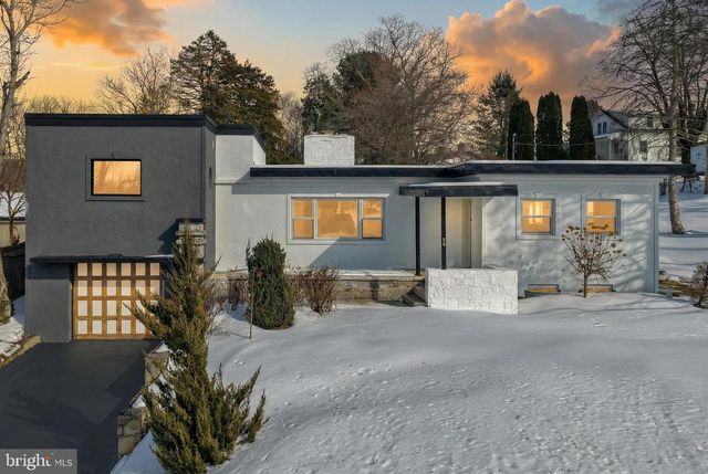 51 N MAIN ST, York New Salem, PA 17371