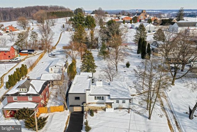 51 N MAIN ST, York New Salem, PA 17371