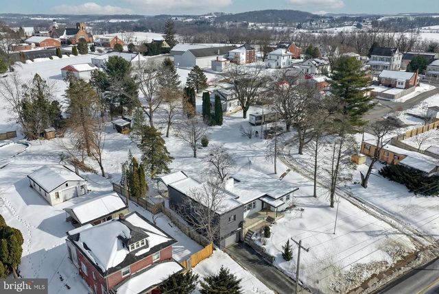 51 N MAIN ST, York New Salem, PA 17371