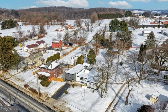 51 N MAIN ST, York New Salem, PA 17371