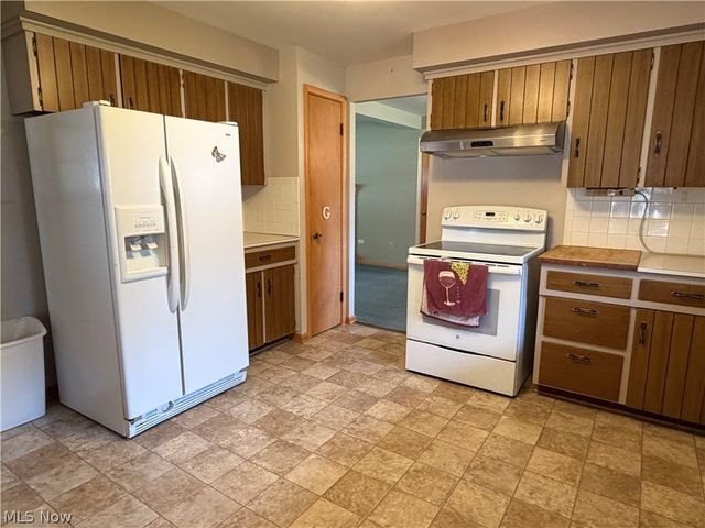 330 Weber Avenue NE, North Canton, OH 44720