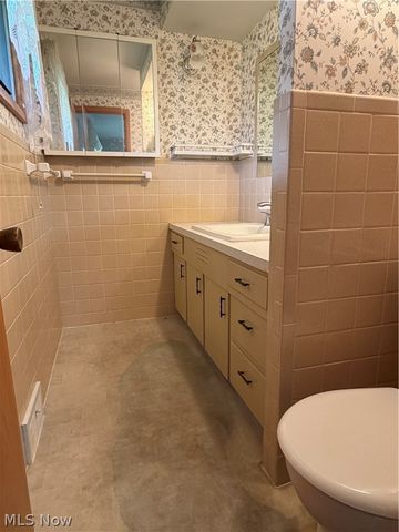 330 Weber Avenue NE, North Canton, OH 44720