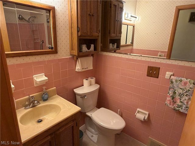 330 Weber Avenue NE, North Canton, OH 44720