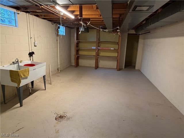 330 Weber Avenue NE, North Canton, OH 44720