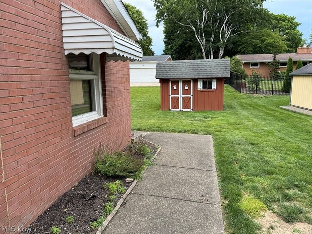 330 Weber Avenue NE, North Canton, OH 44720