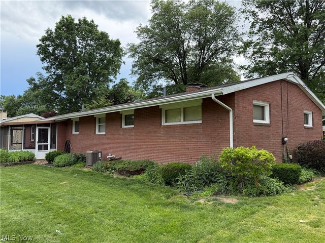 330 Weber Avenue NE, North Canton, OH 44720