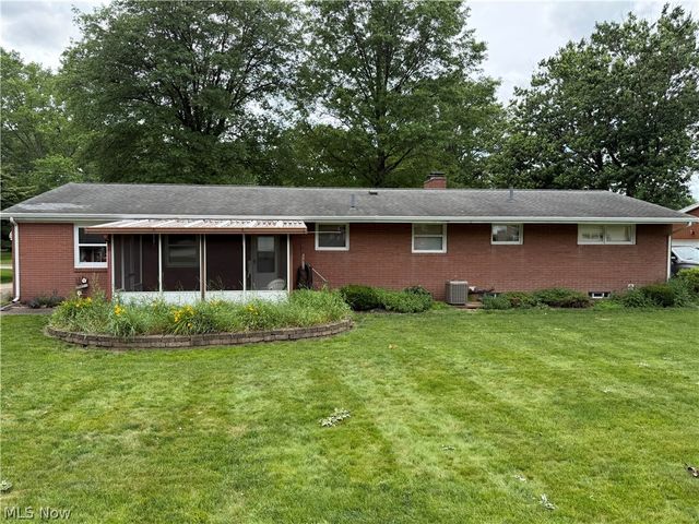 330 Weber Avenue NE, North Canton, OH 44720