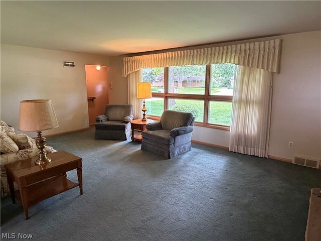 330 Weber Avenue NE, North Canton, OH 44720