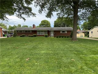 330 Weber Avenue NE, North Canton, OH 44720