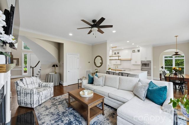 6719 Seton House Lane, Charlotte, NC 28277