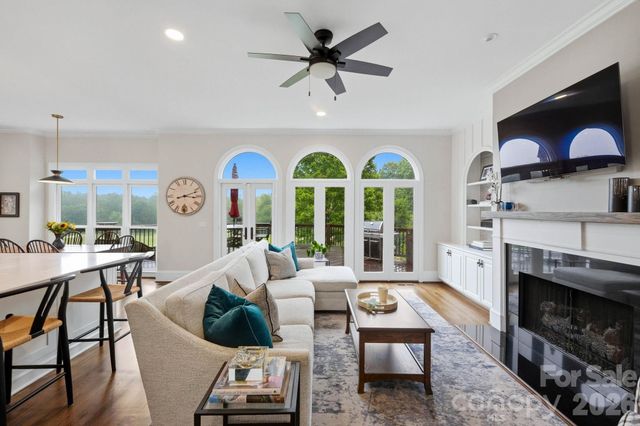 6719 Seton House Lane, Charlotte, NC 28277