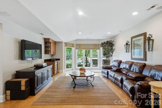 6719 Seton House Lane, Charlotte, NC 28277