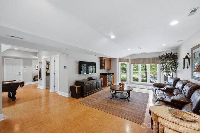 6719 Seton House Lane, Charlotte, NC 28277
