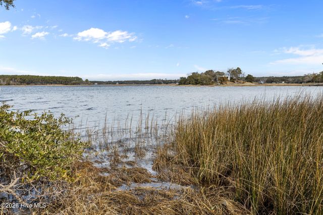 19 Arrowhead Drive, Hubert, NC 28539