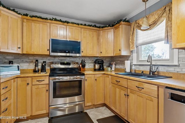 19 Arrowhead Drive, Hubert, NC 28539