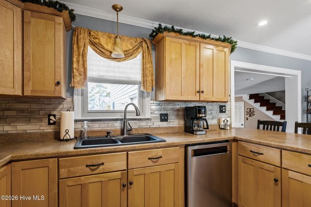 19 Arrowhead Drive, Hubert, NC 28539