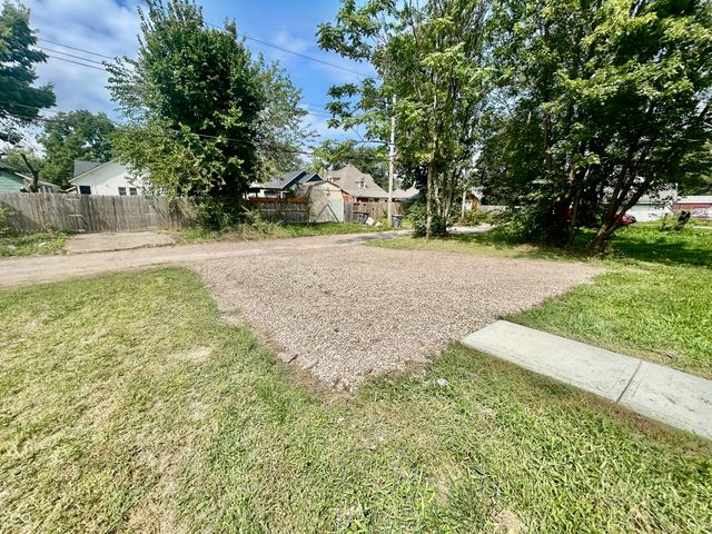 922 N Oakland Avenue, Indianapolis, IN 46201