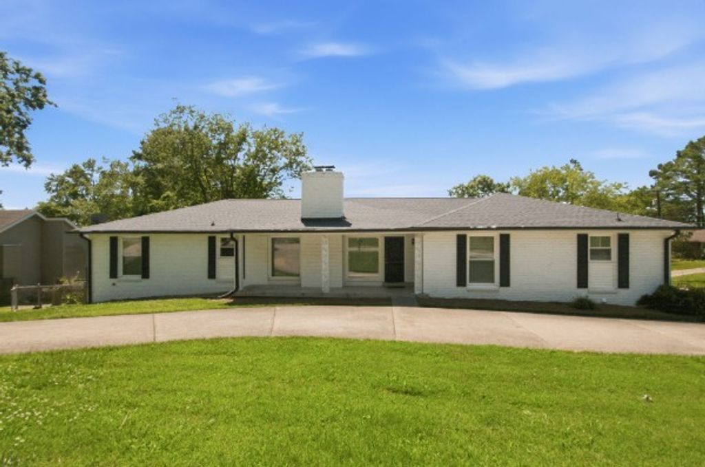 7401 Harrow Dr, Nashville, TN 37221