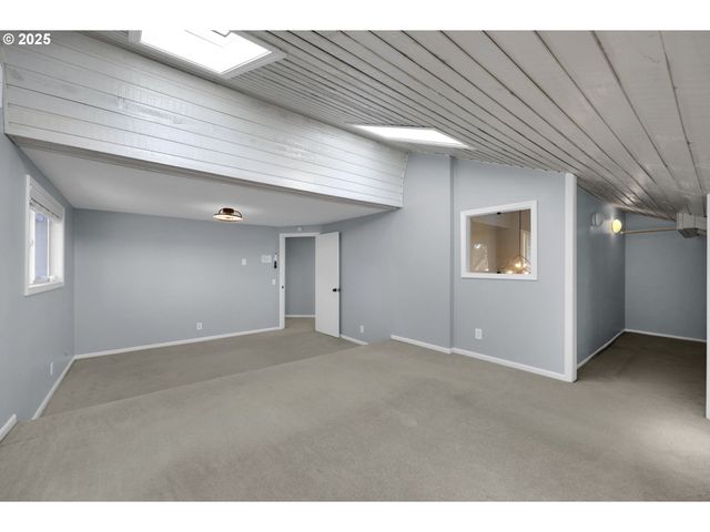 777 65TH St, Springfield, OR 97478