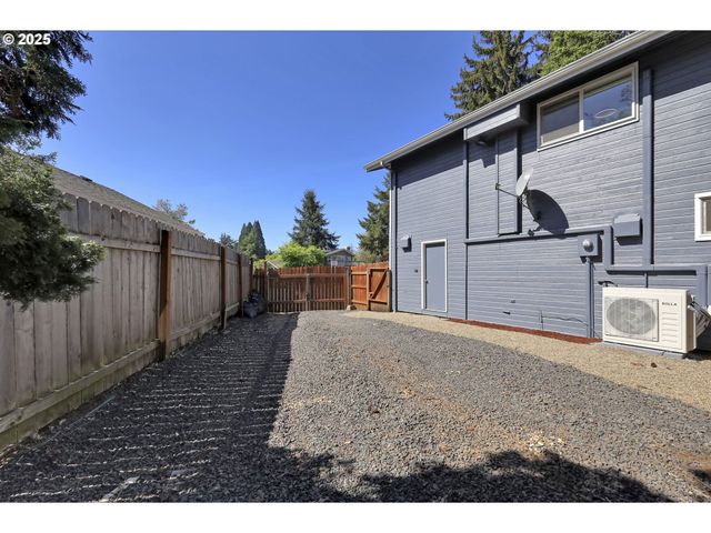 777 65TH St, Springfield, OR 97478