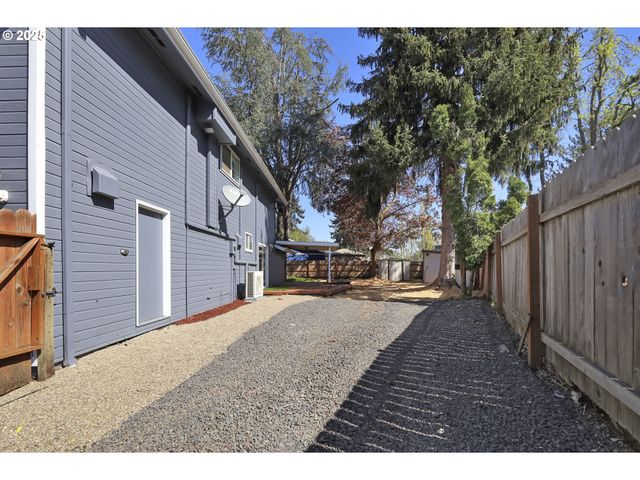 777 65TH St, Springfield, OR 97478