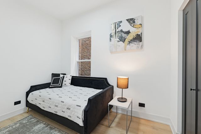 6430 S Eberhart Avenue, Chicago, IL 60637