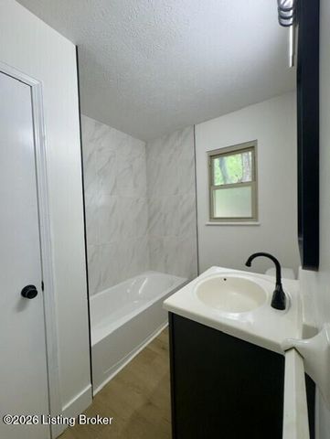 3906 Iron Horse Way, Louisville, KY 40272