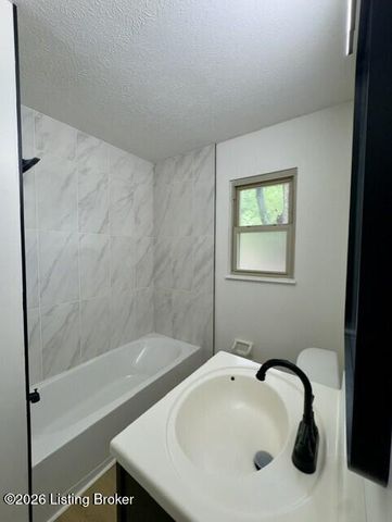 3906 Iron Horse Way, Louisville, KY 40272