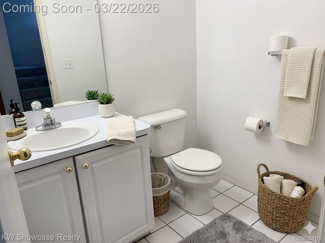 555 Winwood Court, Walled Lake, MI 48390