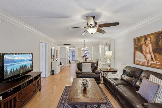 4850 NW 29th Ct 325, Lauderdale Lakes, FL 33313