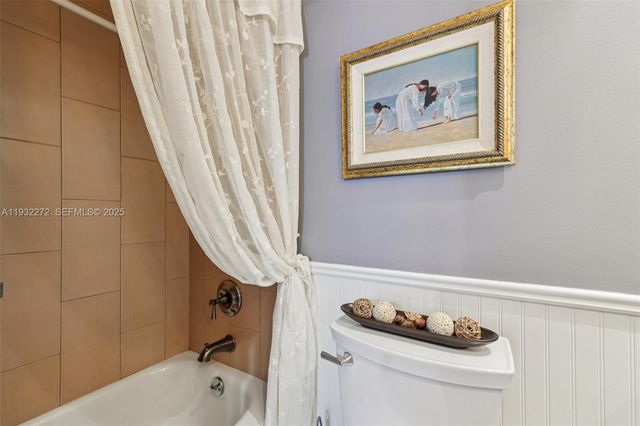 4850 NW 29th Ct 325, Lauderdale Lakes, FL 33313