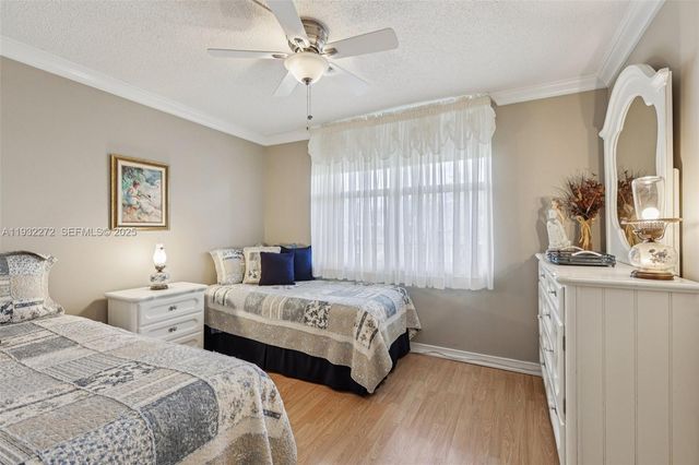 4850 NW 29th Ct 325, Lauderdale Lakes, FL 33313