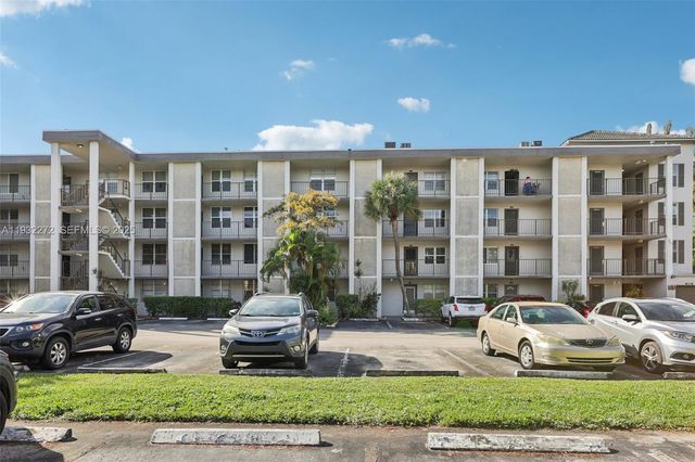 4850 NW 29th Ct 325, Lauderdale Lakes, FL 33313