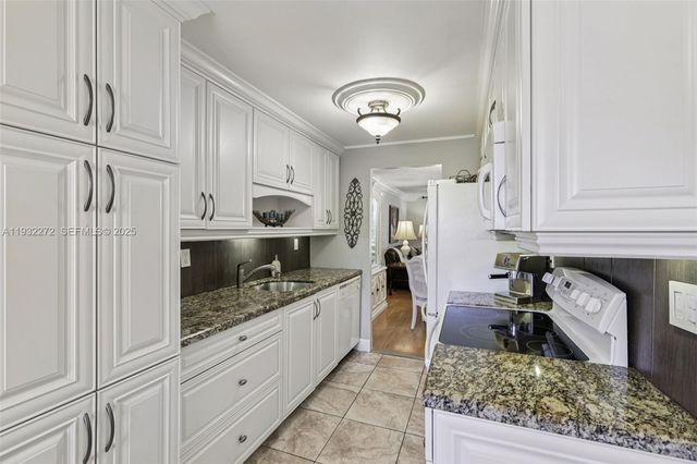 4850 NW 29th Ct 325, Lauderdale Lakes, FL 33313