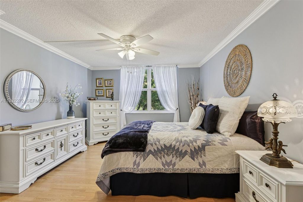 4850 NW 29th Ct 325, Lauderdale Lakes, FL 33313