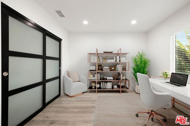 6160 Shoshone Avenue, Encino, CA 91316