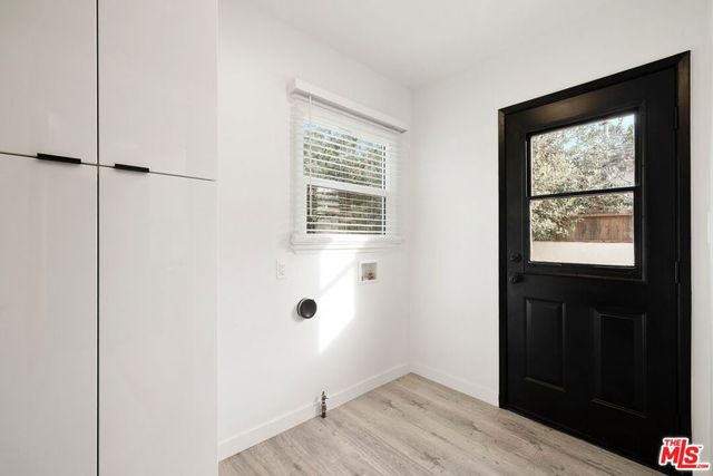 6160 Shoshone Avenue, Encino, CA 91316