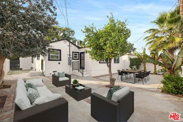 6160 Shoshone Avenue, Encino, CA 91316