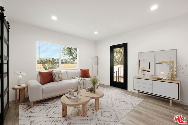 6160 Shoshone Avenue, Encino, CA 91316