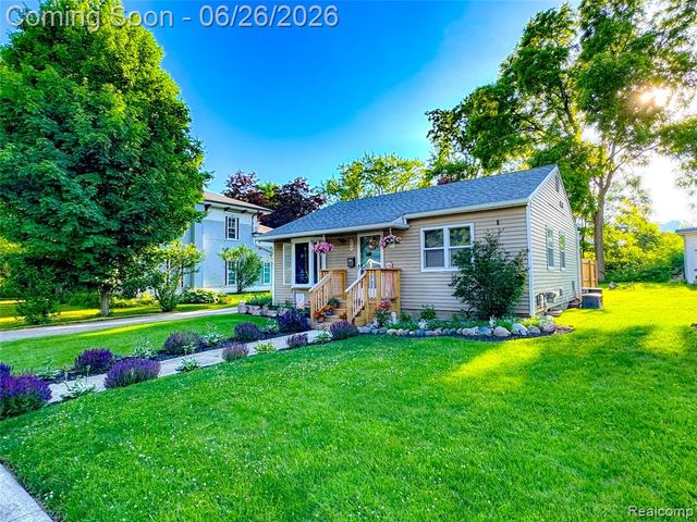 610 N Barnard Street, Howell, MI 48843