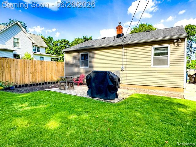 610 N Barnard Street, Howell, MI 48843