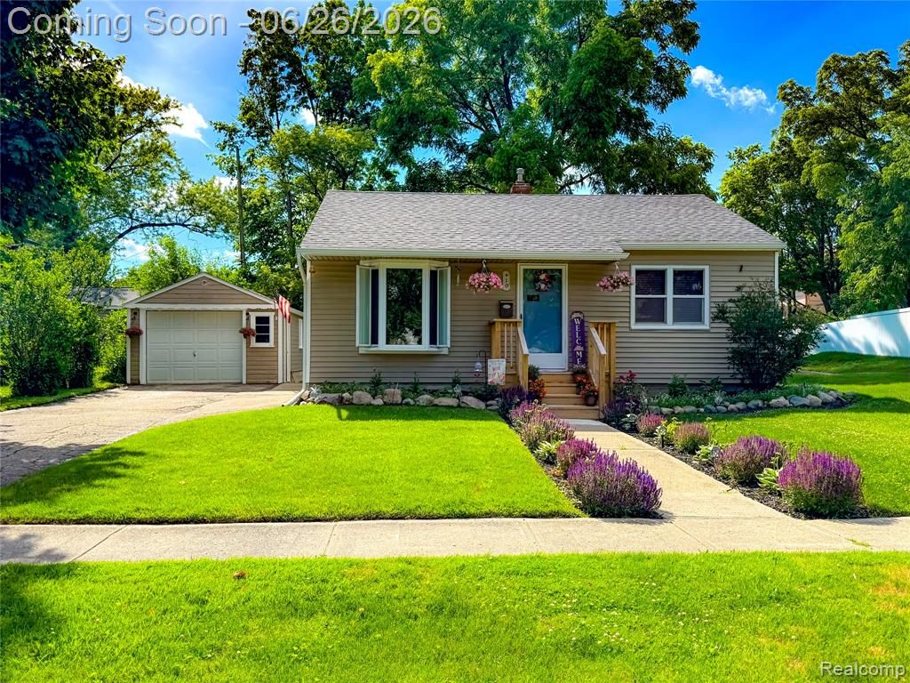 610 N Barnard Street, Howell, MI 48843