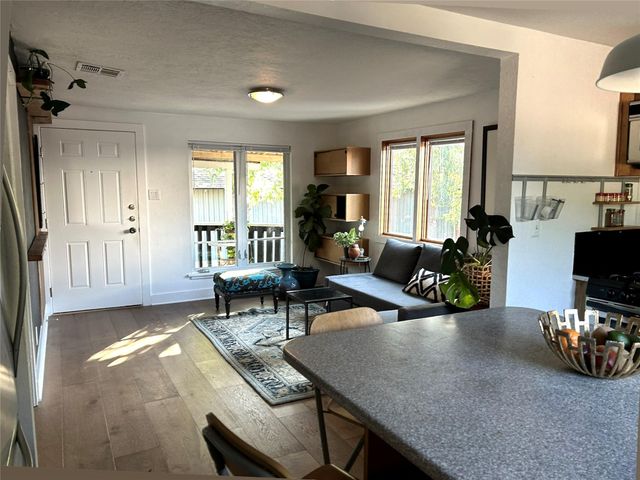 613 Brentwood ST C, Austin, TX 78752