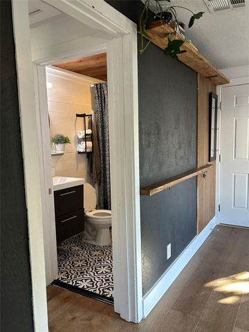 613 Brentwood ST C, Austin, TX 78752